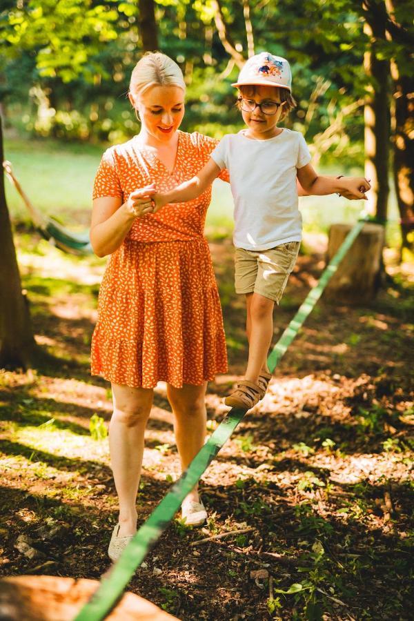 Willa Maringotka V Mechu A Kapradi S Koupacim Canem Červená Voda Zewnętrze zdjęcie